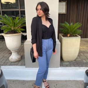 Meet your Posher, Roxana